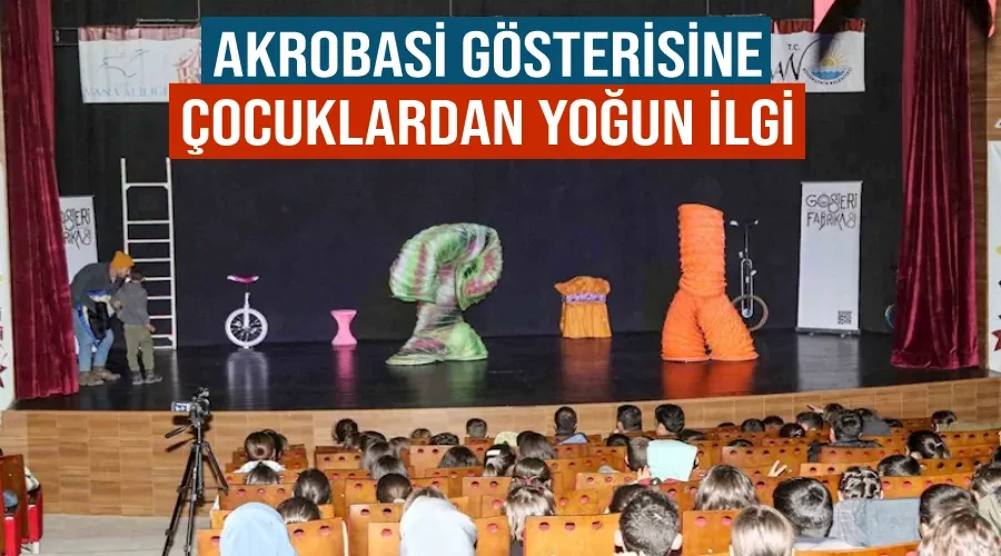 Akrobasi gösterisine çocuklardan yoğun ilgi