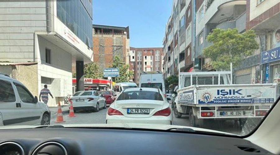 Van’da bu sokağa ambulans girip çıkamıyor!