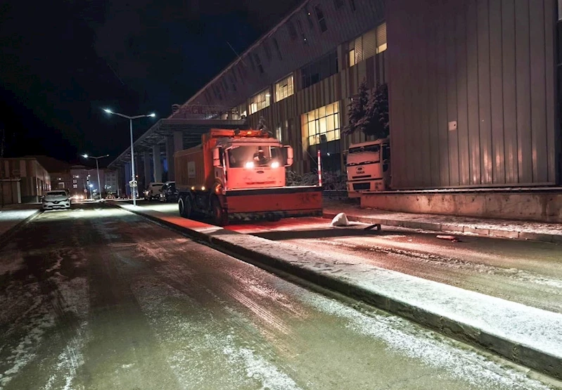 Van’da 158 yerleşim yerinin yolu ulaşıma kapandı