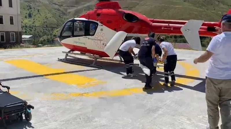 Bahçesaray’da ambulans helikopter yüksekten düşen hasta için havalandı