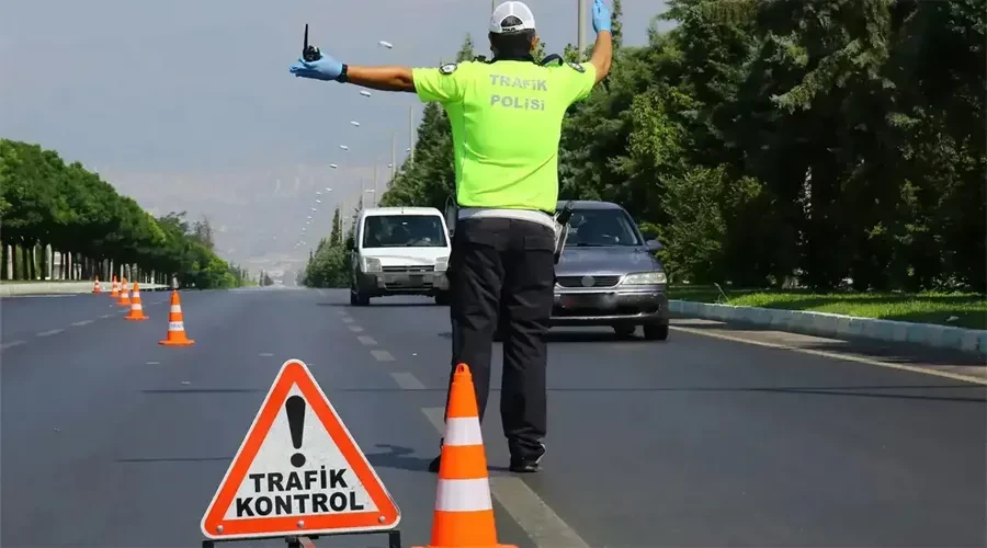 Trafikte Sıkı Denetim: Binlerce Sürücüye Ceza Keşesi!