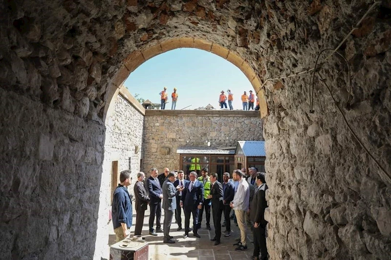 Van’da 767 yıllık tarihi İzzettin Şir Camii restore ediliyor