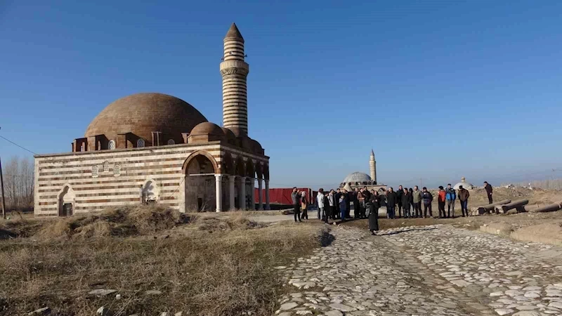 Eski Van Şehri’nde geçmişin izlerine yolculuk