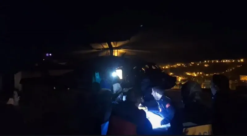 Yüksekten düşen genç, jandarma helikopteriyle kurtarıldı