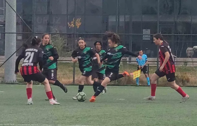 TFF Kadınlar 2. Lig: Vangücü SK:  4 - Kahramanmaraş Anadolu SK:  2