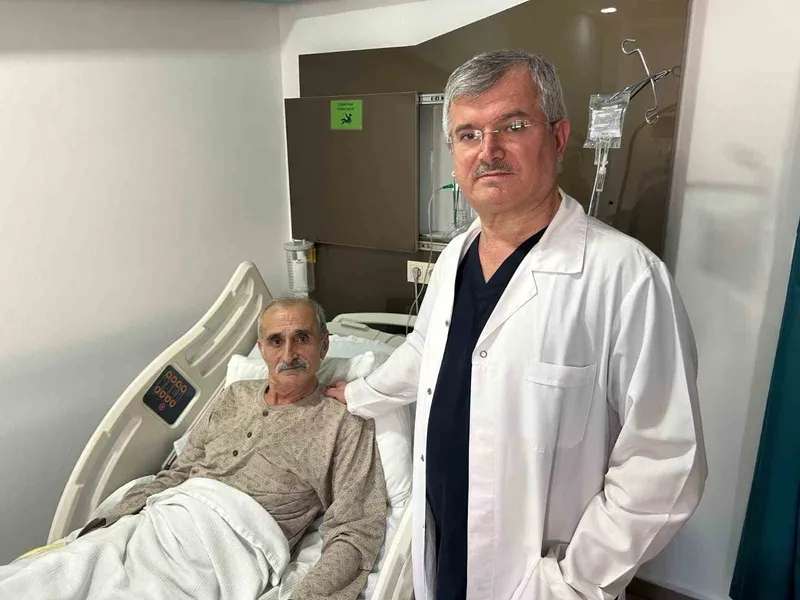 Aynı anda iki kalp krizi geçiren hasta zamanında müdahaleyle kurtarıldı