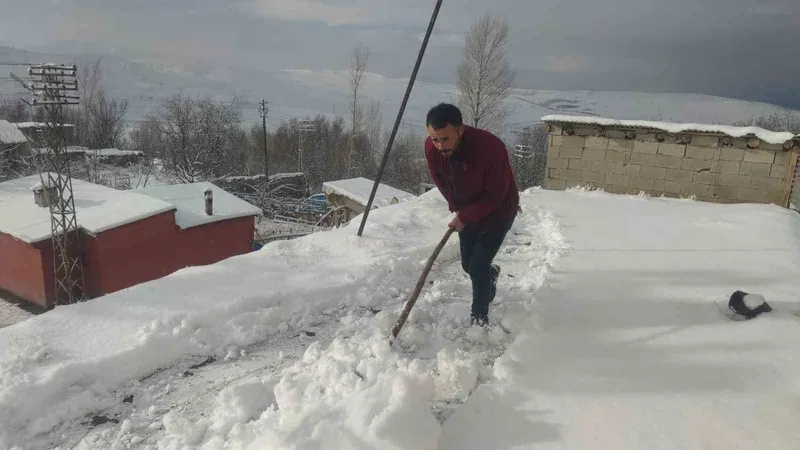 Van’da kar yağışı: Yüksek kesimlerde zorlu şartlar