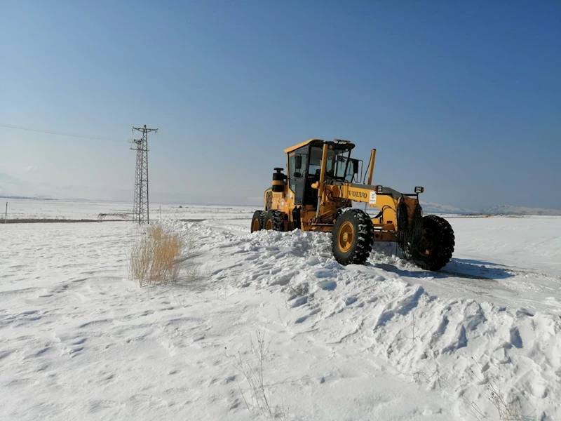 Van’da 235 yerleşim yerinin yolu ulaşıma kapandı