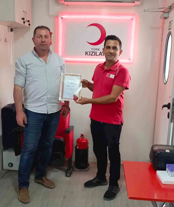 Özalp’ta çok kan bağışı yapanlara madalya verildi
