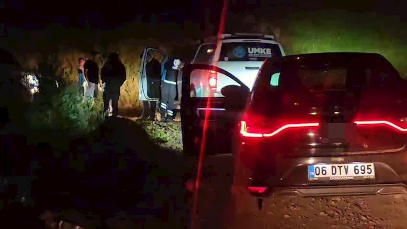 Düşen uçağın enkazını arama çalışmaları sürüyor