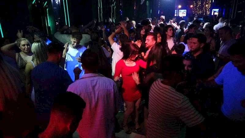 İranlılar Van’da gönüllerince eğleniyor