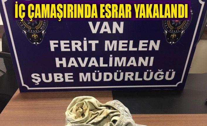 İç çamaşırında esrarla yakalandı