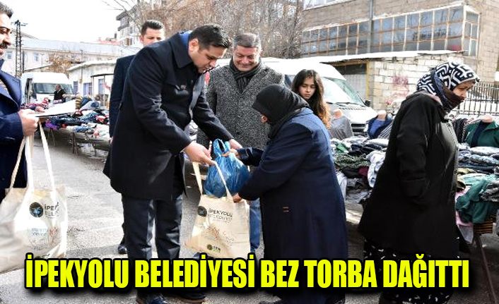 İpekyolu Belediyesi bez torba dağıttı