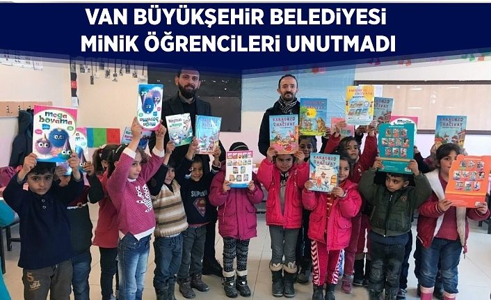 Van Büyükşehir Belediyesi minik öğrencileri unutmadı