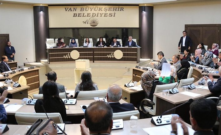 HDP'li Van Büyükşehir Belediyesi'nden siyasi ayrımcılık