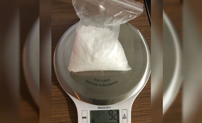 Benzin kapağı içerisinde 92 gram metamfetamin çıktı