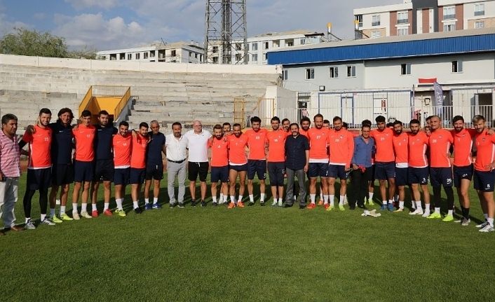 VGC’den Vanspor’lu futbolculara moral ziyareti