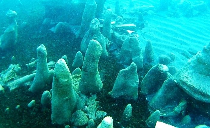 Van Gölü’nün Erciş sahillerinde su altı mikrobiyalitlere rastlandı