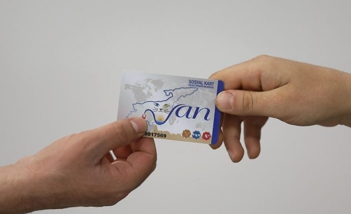 Van Büyükşehir "sosyal kart" dağıtımına başladı