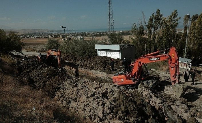 VASKİ ekibinden kanalizasyon çalışması