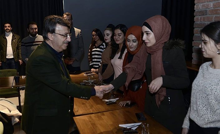 Ak Parti Van İl Başkanı Türkmenoğlu: Gençlerin hayallerini gerçekleştireceğiz