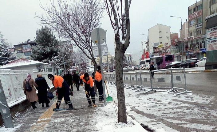 Van’da kar temizleme çalışması