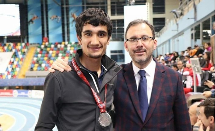 Vanlı atlet Türkiye ikincisi oldu