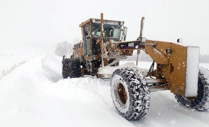 Van’da 143 yerleşim yerinin yolu ulaşıma kapandı