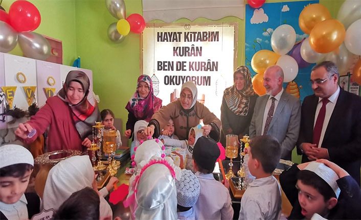 Van’da 4-6 yaş gurubu öğrencileri Kur’an okumaya geçti