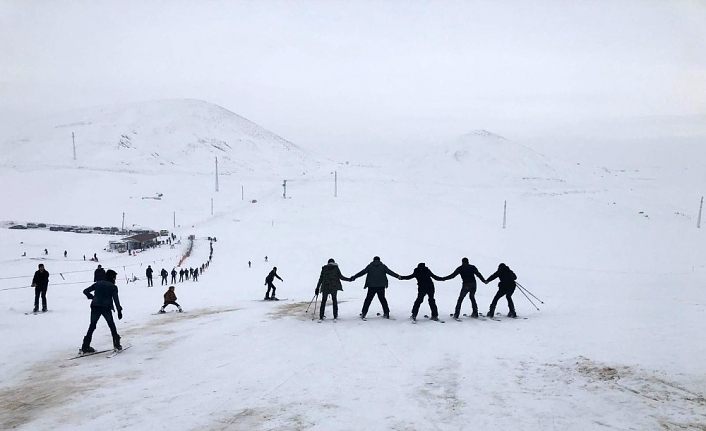 Çaldıran Termal Kayak Merkezi hizmete açıldı