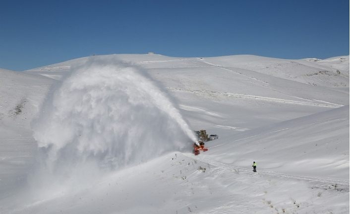 Van’da 294 yerleşim yeri ulaşıma kapandı