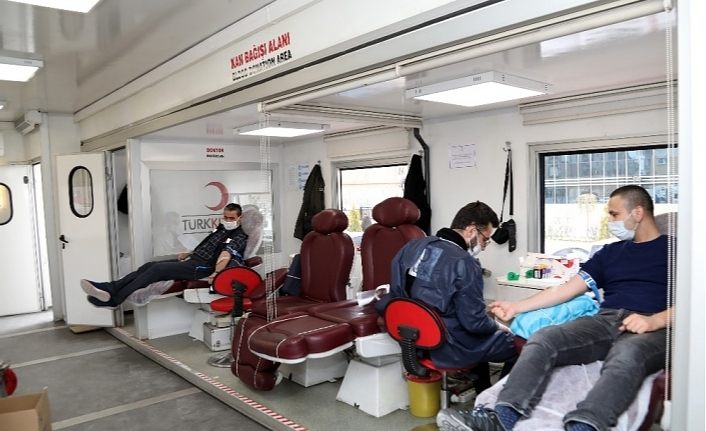 Van Büyükşehir Belediyesi personelinden kan bağışı