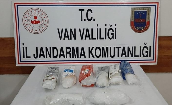 Özalp ilçesinde 5 kilo metamfetamin ele geçirildi