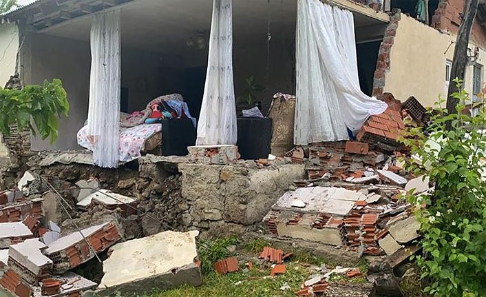 Van Valisi Bilmez’den Bingöl'deki depremzedelere başsağlığı ve geçmiş olsun mesajı