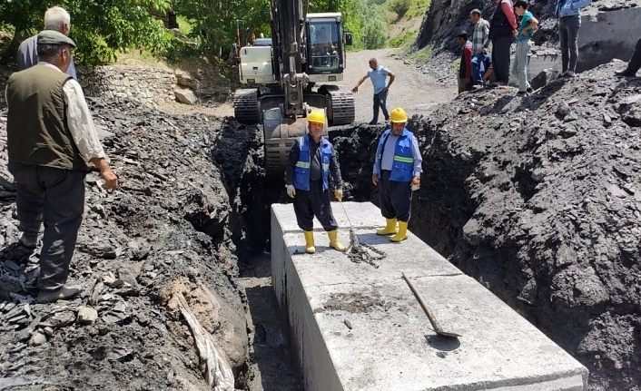 Van’daki mezarlıklarda bakım, onarım ve temizlik çalışması