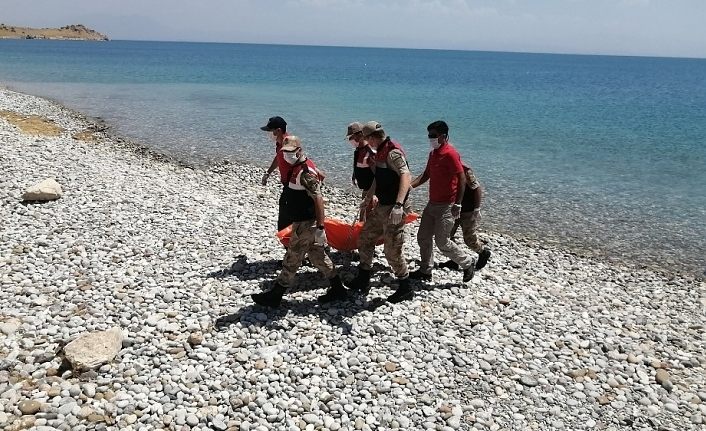 Van Gölü’nden çıkan cenaze sayısı 61’e yükseldi