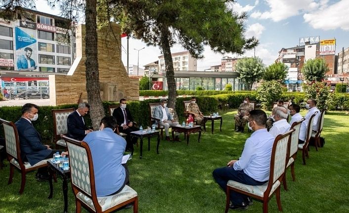 Van Valisi Bilmez başkanlığında pandemi toplantısı yapıldı