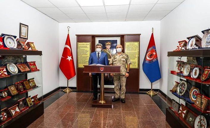 Van Valisi Bilmez Jandarma Asayiş Kolordu Komutanı Tümgeneral İlbaş’ı ziyaret etti