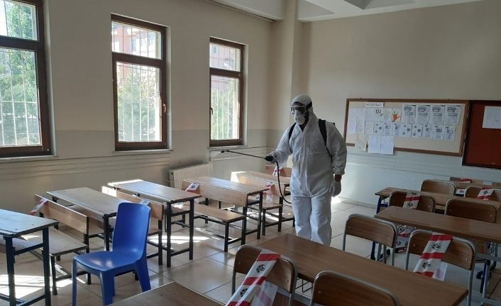 Van’da tüm okullar rutin olarak dezenfekte ediliyor