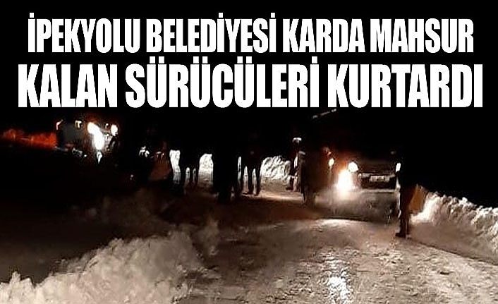 İpekyolu Belediyesi karda mahsur kalan sürücüleri kurtardı