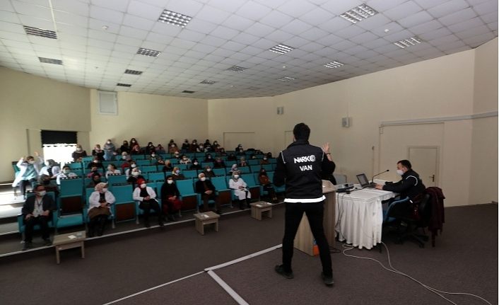 Van’da kadınlara uyuşturucu ile mücadele semineri