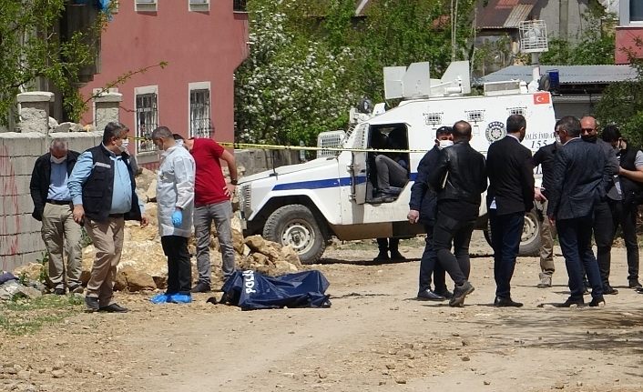 Van’da şüpheli ölüm: Sokakta yakılmış ceset bulundu