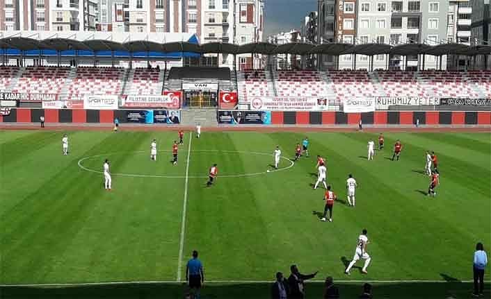 Vanspor Çeyrek Final mücadelesinde Sakaryaspor'a evinde yenildi 0-2