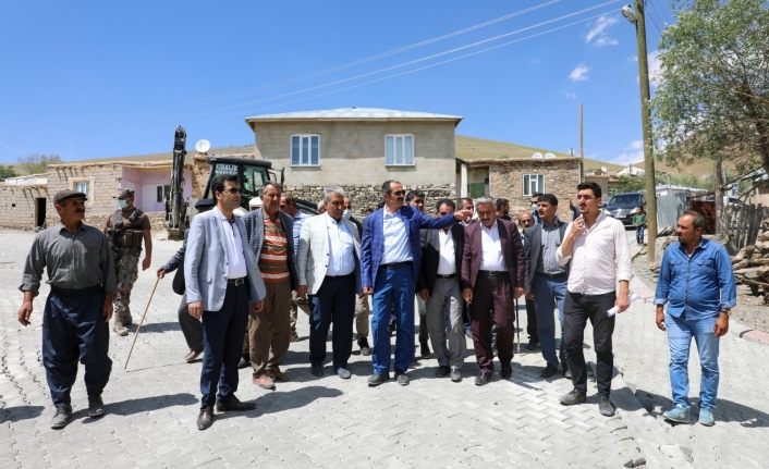 Gürpınar Belediye Başkanı Tanış mahalle ziyaretlerini sürdürüyor