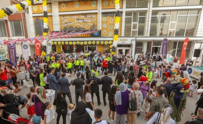 İpekyolu Belediyesinden ikinci ücretsiz kadın spor merkezi