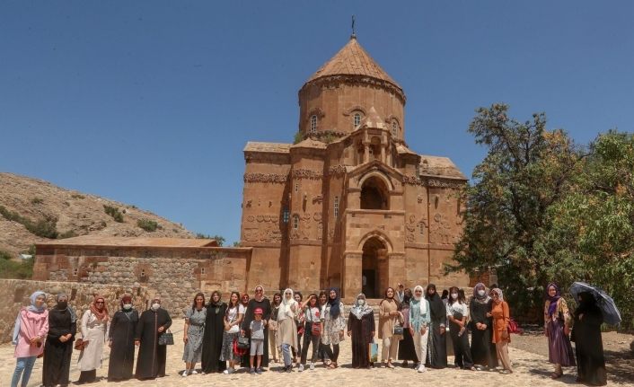 İpekyolu Belediyesinden kadınlar için gezi programı