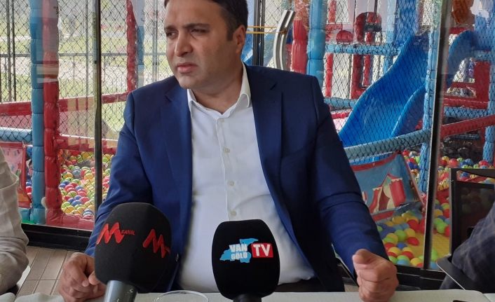 Van Büyükşehir Belediyesi Genel Sekreteri Çelikel, Gazetecilerin sorularını yanıtladı