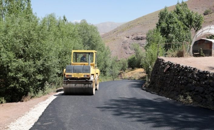 Van yeniçavuş mezra yolu cumhuriyet tarihinde ilk kez asfaltlanıyor