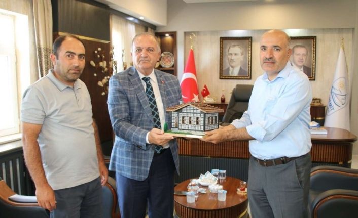 Arhavi Belediye Başkanı Kurdoğlu’ndan Edremit Belediyesine teşekkür ziyareti