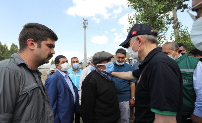 Bakan Yardımcısı Suver, Özalp’te selden etkilenen mahallelerde incelemelerde bulundu
